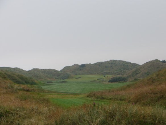The Hawtree genius on full display in the look off the plateau tee on #5.