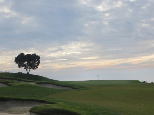 The green set against the horizon at #17 is especially pretty at dusk